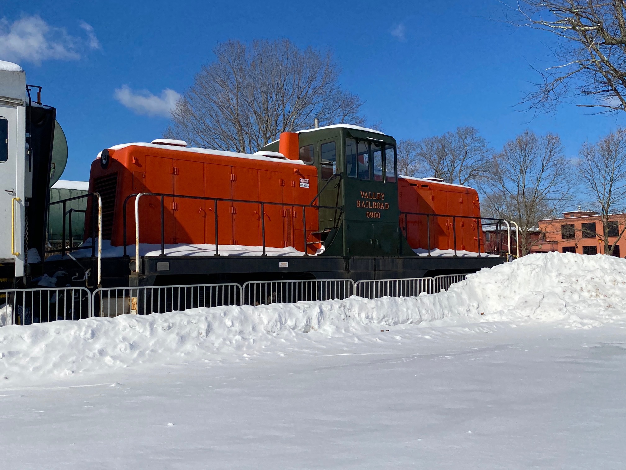 How Does the Remarkable Diesel Locomotive Work?